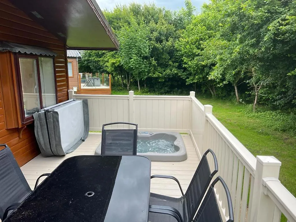 Woodland Lodge With Hot Tub Malton United Kingdom