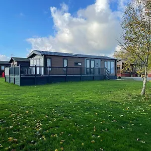 Coopers With Hot Tub Holiday home