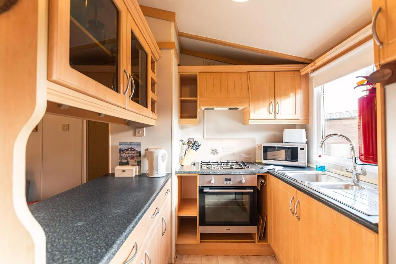 Woodland Lodge With Hot Tub Malton 0*,  United Kingdom